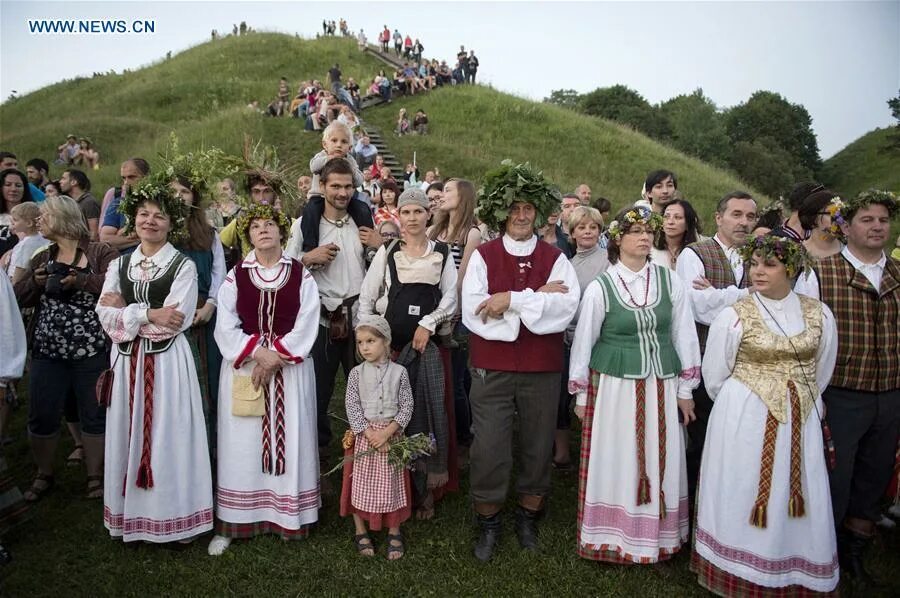 Литва население 2024. Латыши литовцы и эстонцы. Литовские жители. Население Литвы. Литовцы народ.