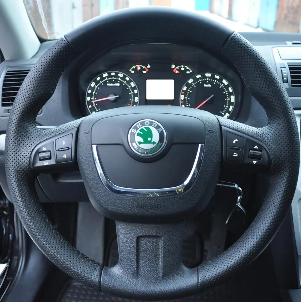 Руль Skoda Octavia a5 2007. Купить руль на шкоду