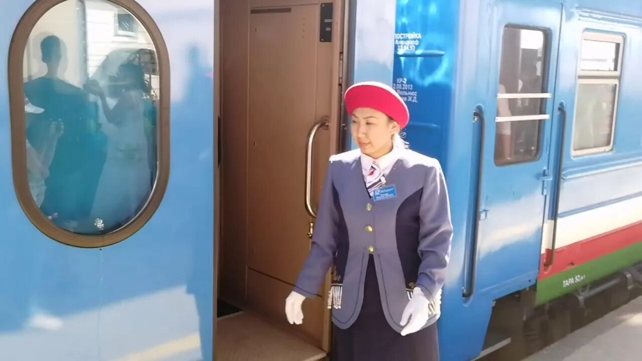 Якутия до новосибирска. Поезд якутск новосибирск. Якутия электричка. Поезд нижний бестях благовещенск. Якутия поезд.