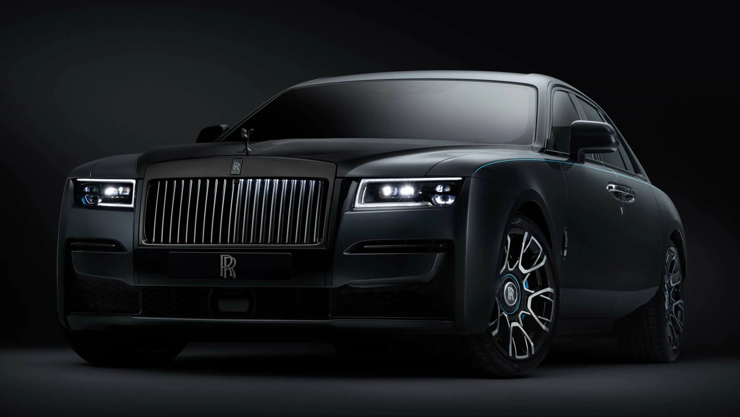 Rolls royce badge. Rolls Royce Ghost Black badge 2021. Rolls Royce Ghost 2022. Роллс Ройс Ghost Black badge. Роллс Ройс Ghost 2022.