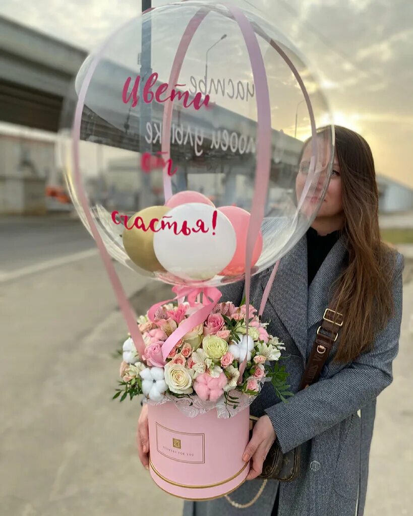 букет из 3 роз, 3 хризантем и 3 альстромерий. цветы щербинка. москва салон цветов гламелия. цветы которыми оформляют букеты. цветы в щербинке недорого.