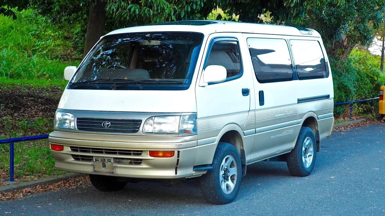 Тойота дизель полный привод. Микроавтобус Тойота Hiace 4x4. Toyota Hiace 4. Toyota Hiace 1993. Toyota микроавтобус Hiace 1990.