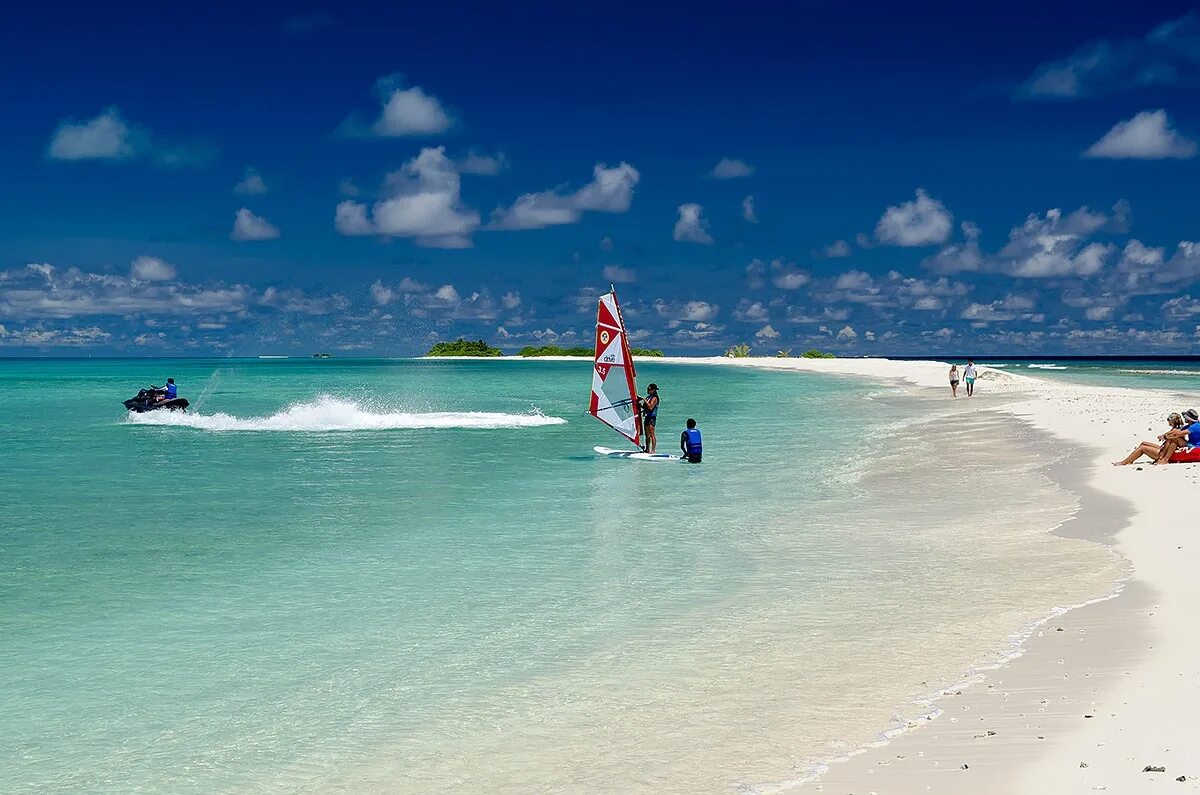 Погода на мальдивах в июле. Finolhu Baa Atoll Maldives. Финолхус Мальдивы. Камаду остров Мальдивы. Море Мальдивы.