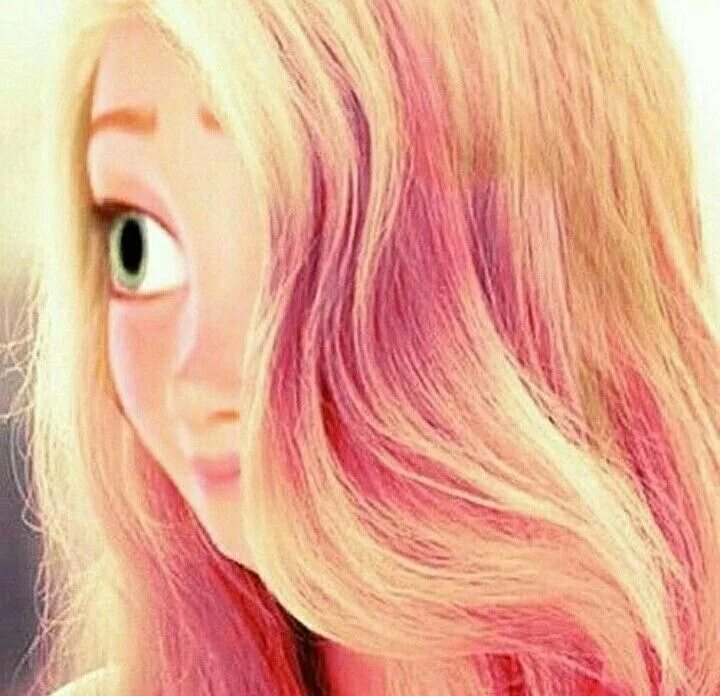 Рапунцель на аву. Принцесса с цветными волосами. Рапунцель с розовыми волосами.