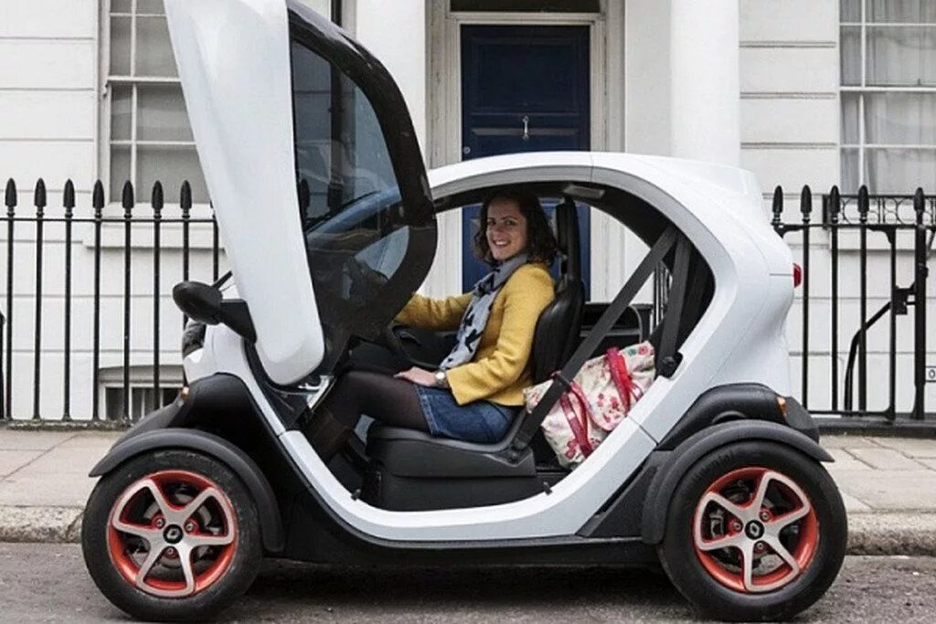 Электрокар Renault Twizy. Mini car Renault Twizy. Маленький Рено Twizy. Renault Twizy во Франции. Электромобиль купить в новгороде