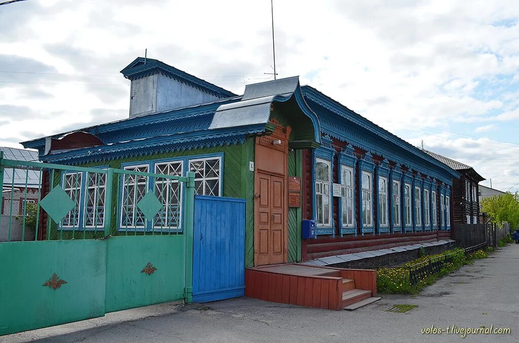 Где купить в камне на оби. Дом купца Пудовкина в городе камень-на-Оби. Камень-на-Оби Алтайский край. Камень на Оби Алтайский Богоявленский монастырь. Усадьба купца Зорина камень-на-Оби.