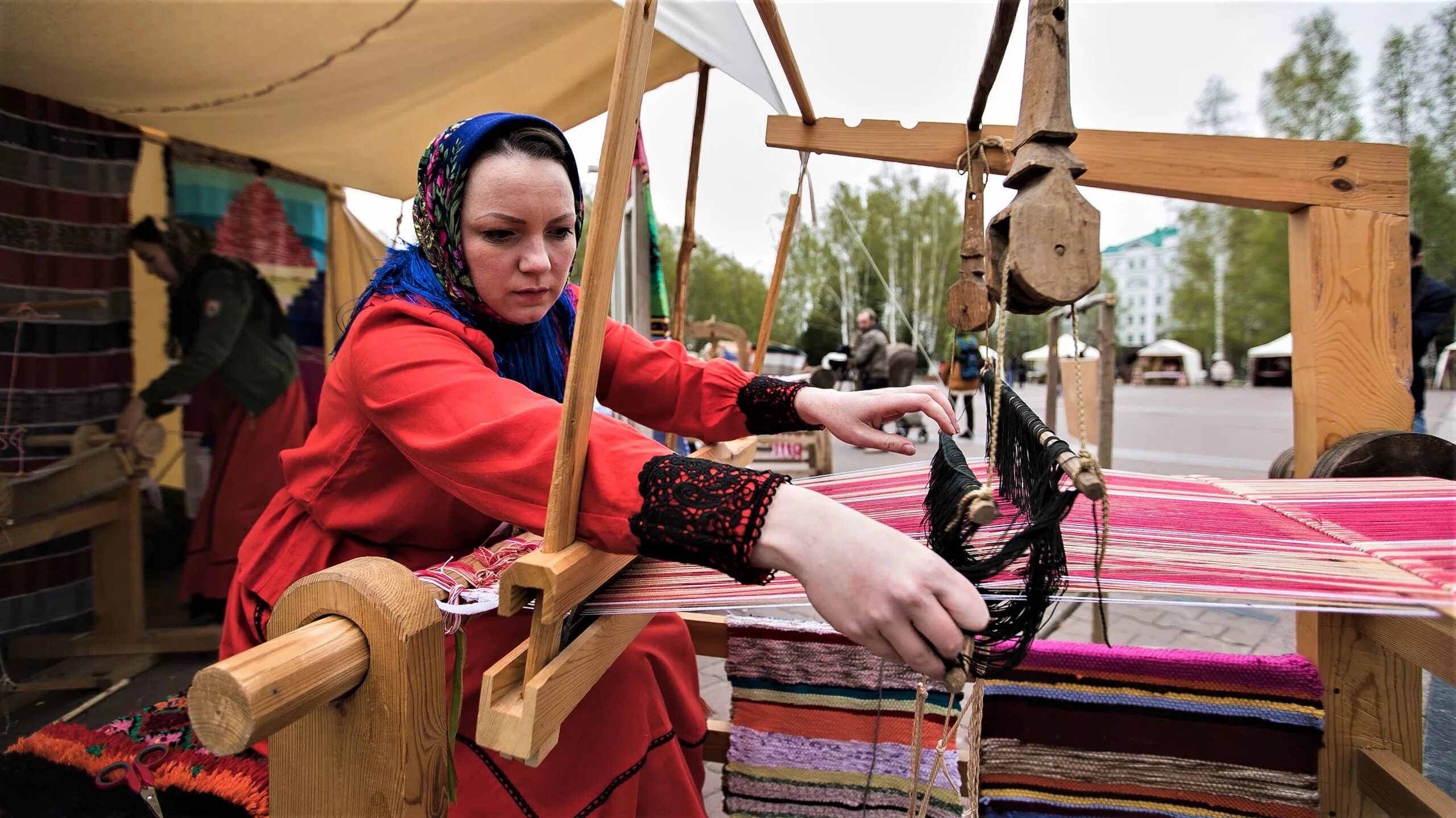 День оленевода 2022 ханты-мансийск. Как работает ханты. Как работает ханты. Коренные жители хмао югры. Как работает ханты.