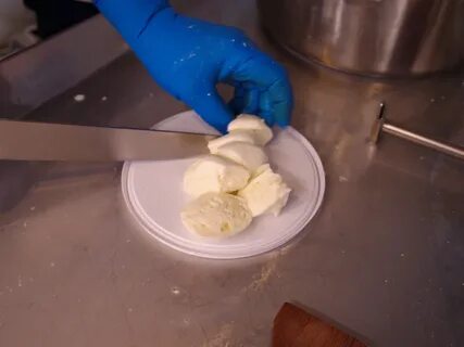 Сыр из молока с лимоном
