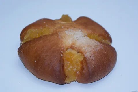 Булочка с персиком