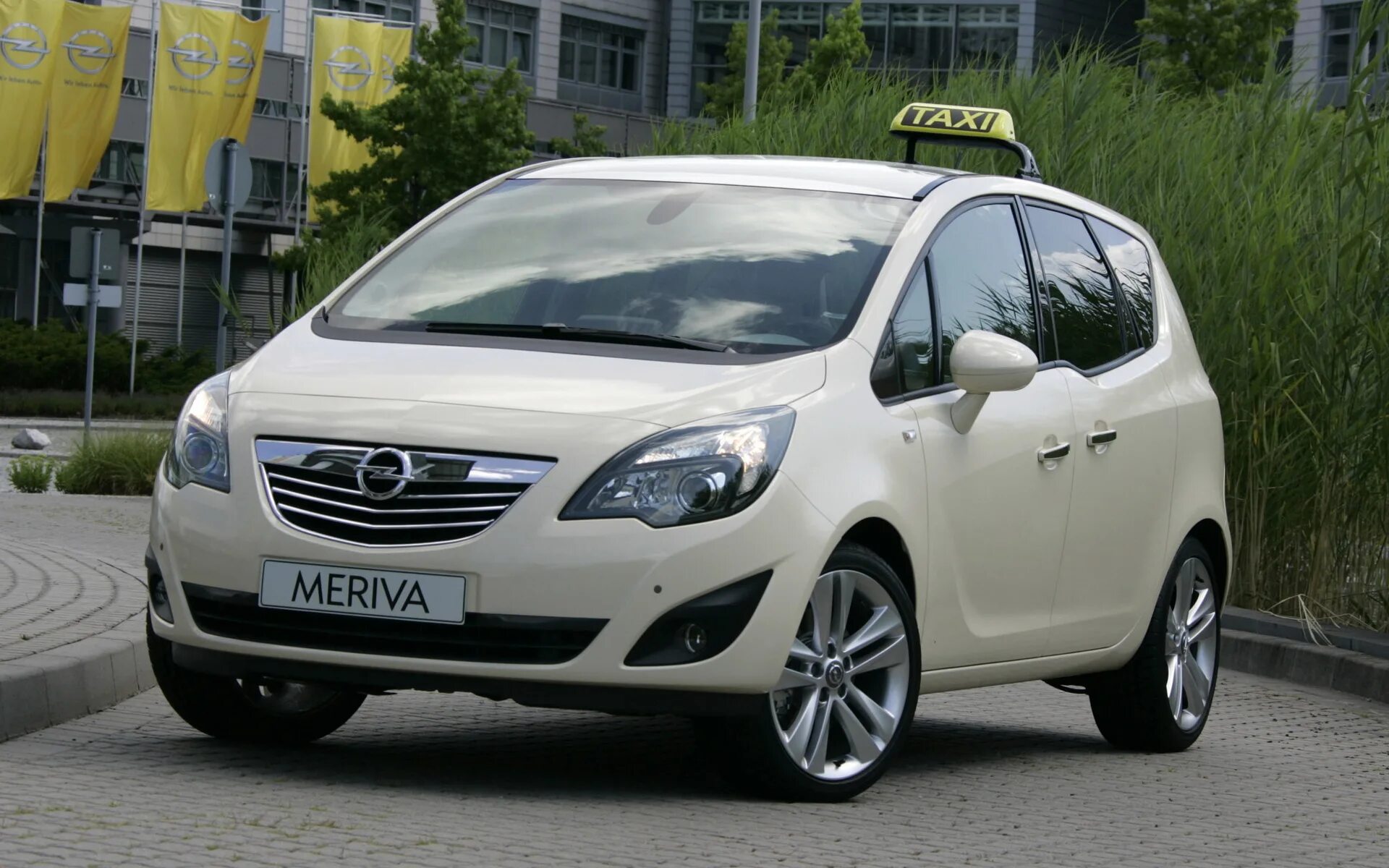 Коды опель мерива б. Opel Meriva Taxi. Opel Meriva b. White Opel Meriva. Опель Мерива белый.