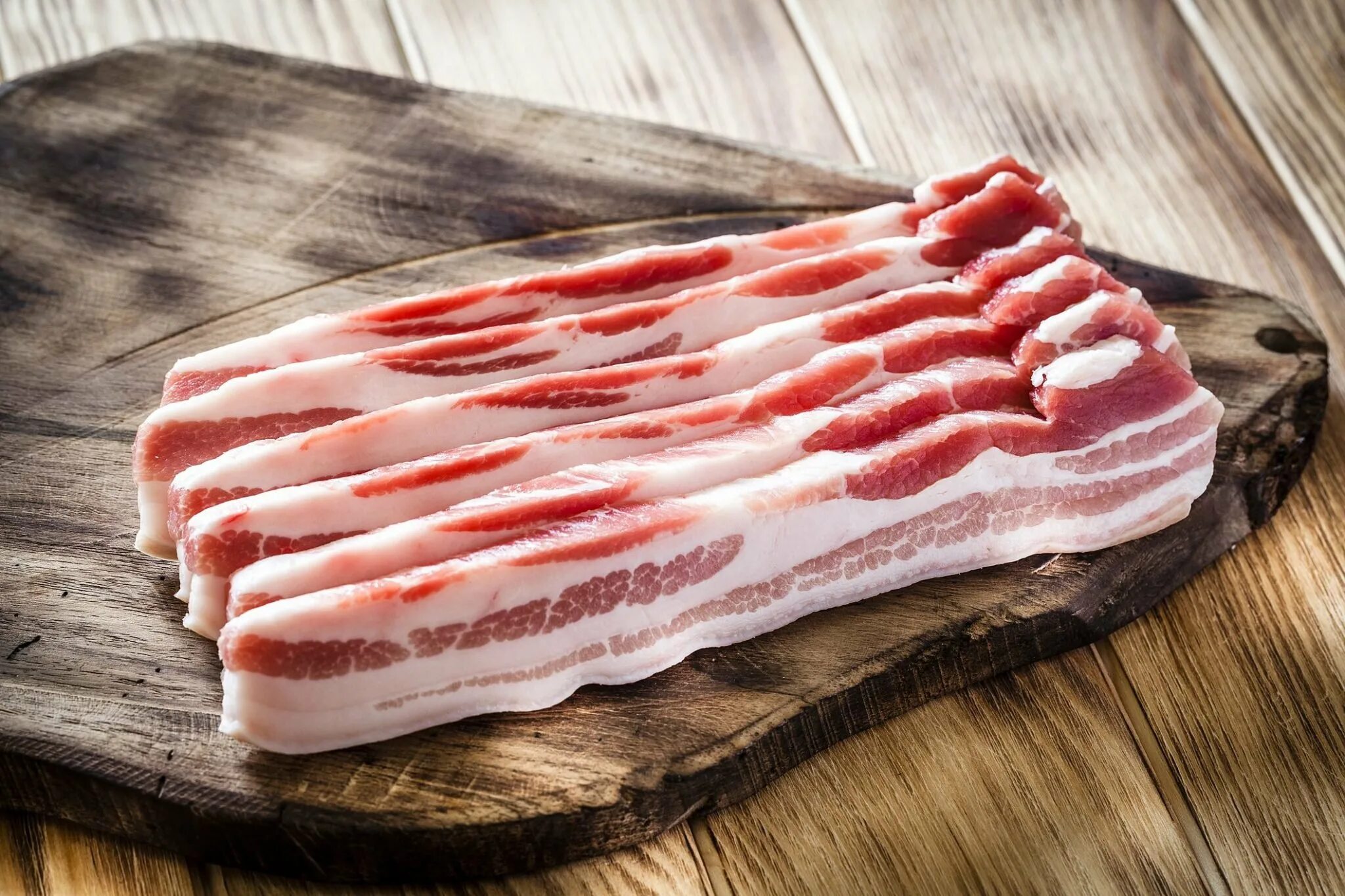 Бекон мясорезка 500 гр. Жареный бекон. Бекон в упаковке. Бекон почувствуй. Ветчина бекон.
