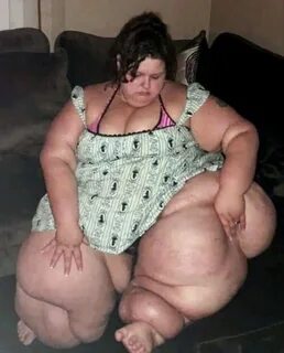 Can’t even find her knees. 