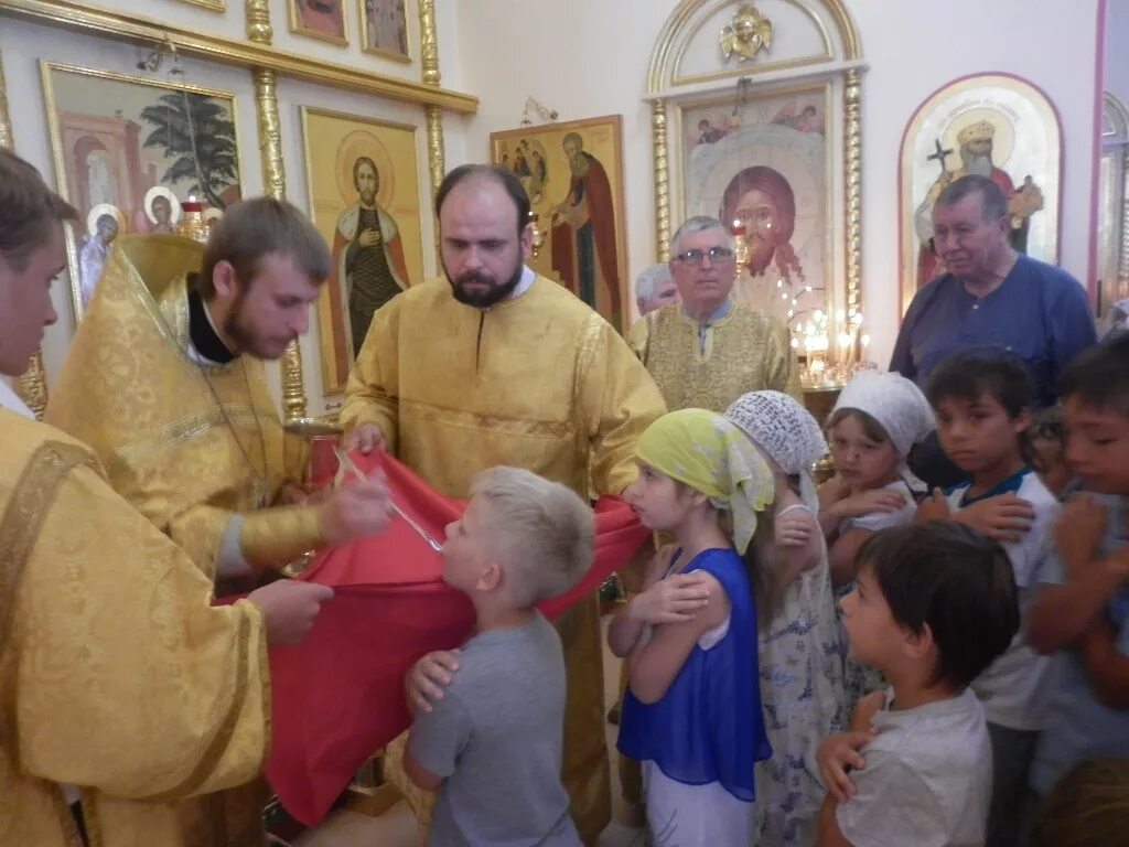 службы в храмах таганрога