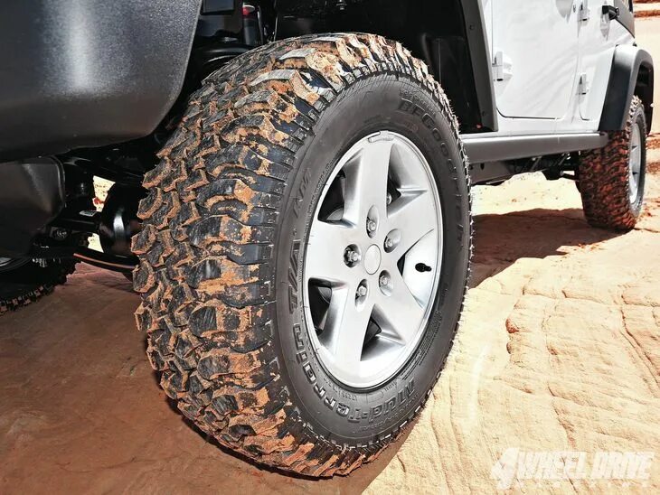 Грязевая резина 225/75 r16. Goodrich Mud Terrain 225/75 r16. Резина Goodrich Mud Terrain MT 225\75\16. Резина Goodrich Mud Terrain 225\75\16.