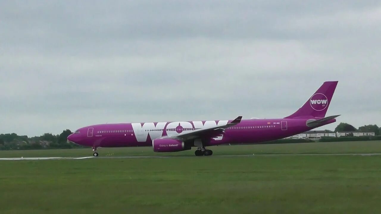 Uk 30. Airbus a330 livery. Purple plane. Vilnius Purple plane.