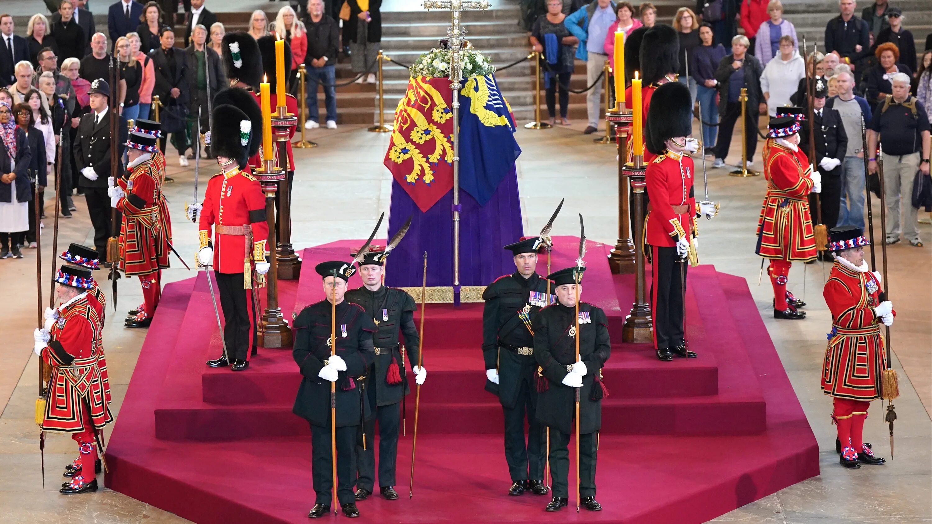 Георг vi на открытии парламента. King George vi Memorial Chapel. The changing of the Guard Ceremony in great Britain. Royal Guard photo. Royal company