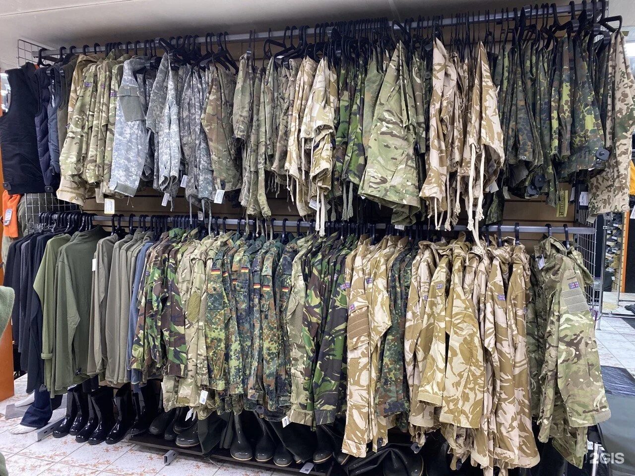 магазин подвал милитари одежда. магазин подвал милитари одежда на пятницкой. магазин милитари сыктывкар. самый большой магазин милитари в москве. военный магазин.