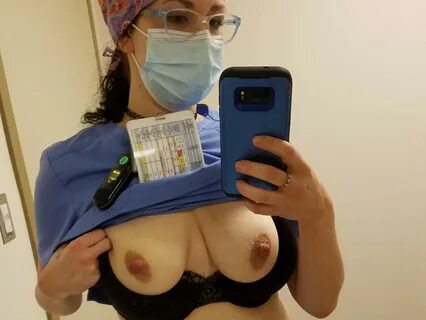 Enfermera posando en la clinica 