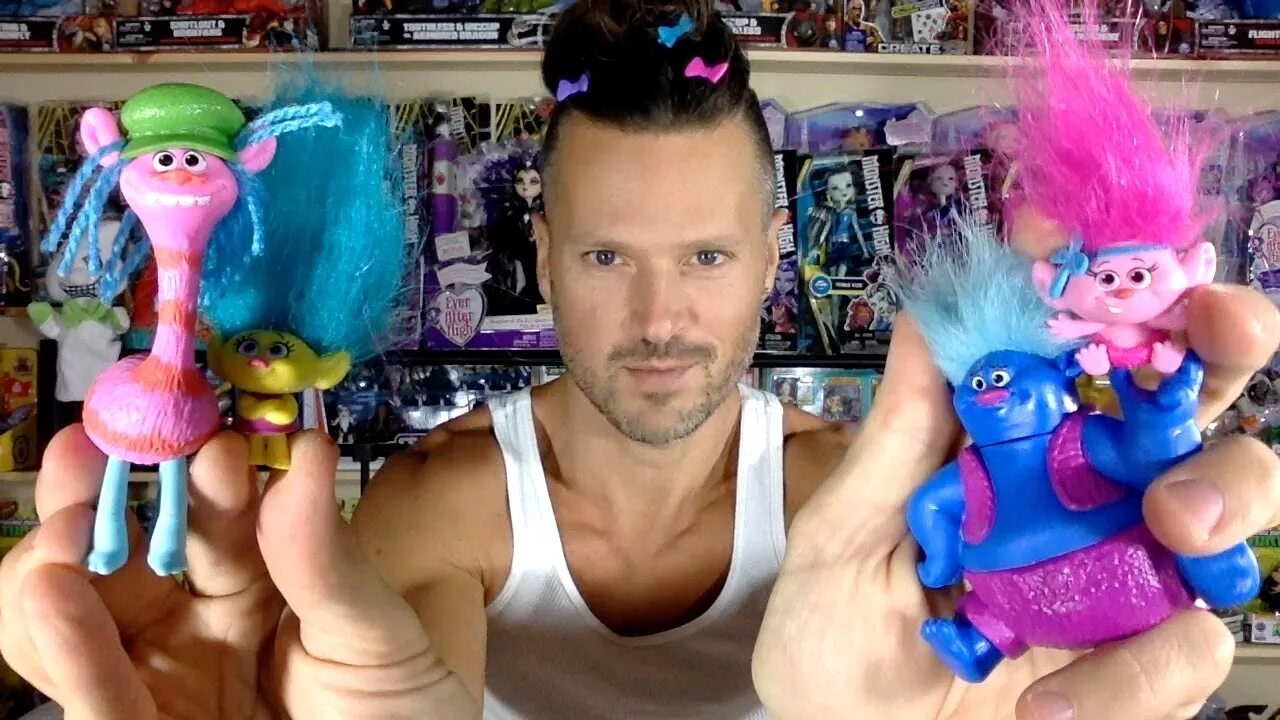 Тролли в мире людей. Тролли купер. тролли принц купер. игрушка купер тролли. принц ди и купер из троллей.