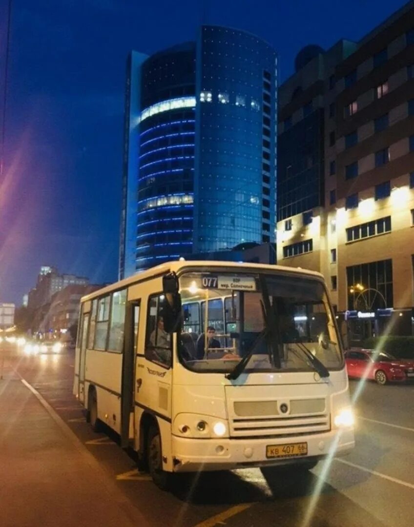 Фото автобусов екатеринбург. Автобус екатеринбург. Зеленый автобус. Муниципальный транспорт екатеринбурга. Автобус 58.