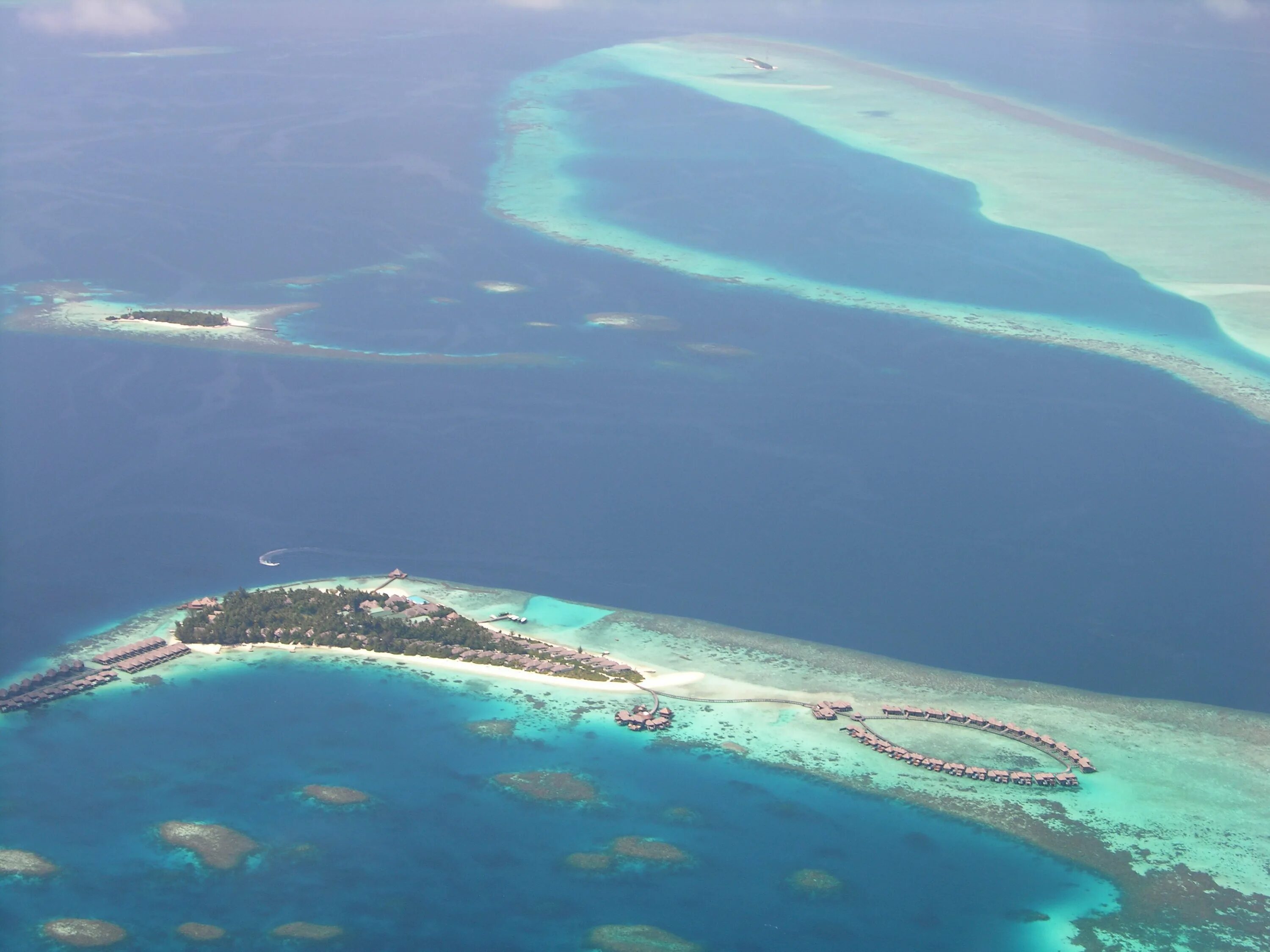 Какие острова расположены в индийском океане. Атолл Мииму Мальдивы. Южный Мале Атолл Мальдивы. Каафу (Северный Мале) Атолл. Южный Мале и Северный Мале Атолл.