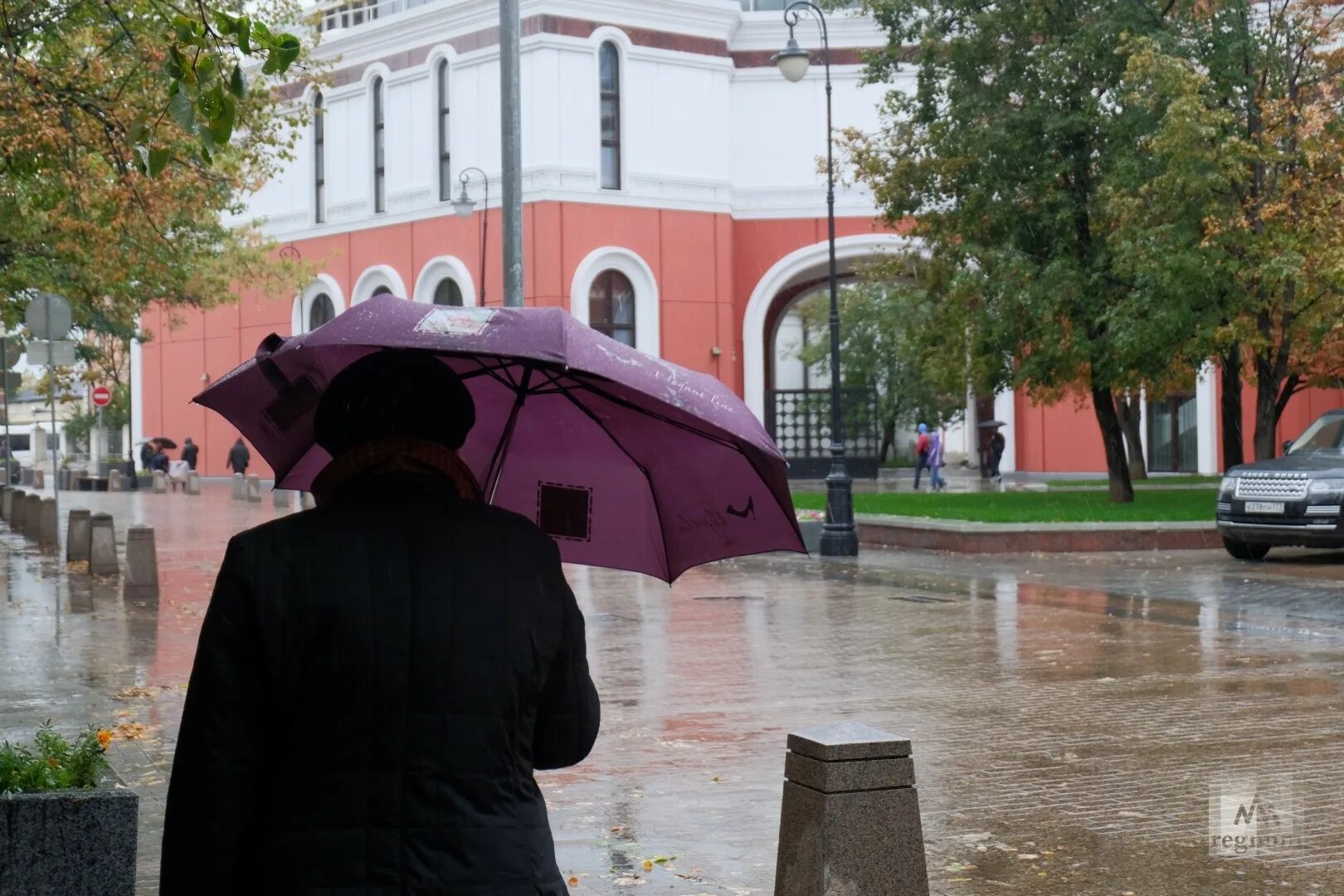Можно ли красить в дождь на улице. Пулково дождь.