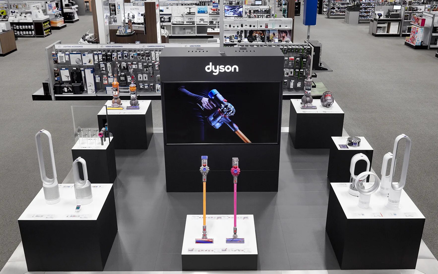 Корнер Дайсон. Дайсон выставочный стенд. Островок Dyson. Dyson. Бытовая техника.