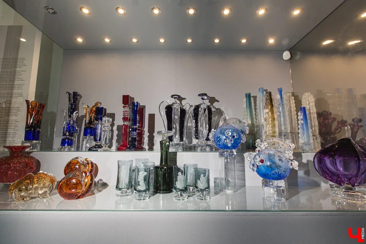 Хрустальный музей новокузнецк. Музей хрусталя и стекла xviii-xxi веков, владимир. Троицкая церковь музей хрусталя во владимире. Работа музея хрусталя. Музей хрусталя им мальцовых гусь-хрустальный.
