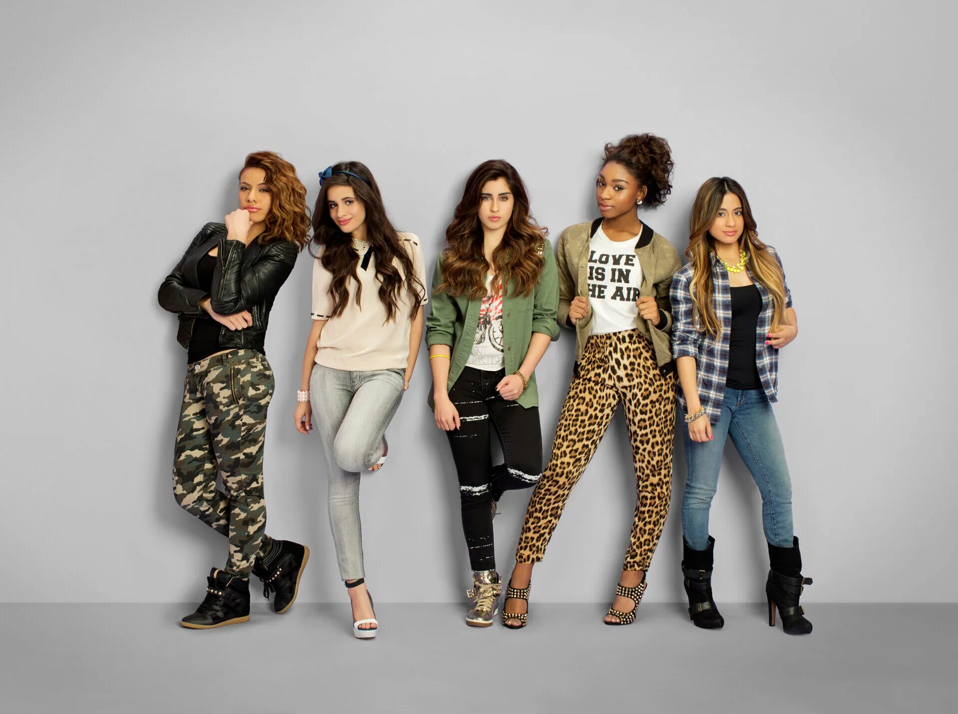 Fifth b. Fifth Harmony. Фифт Хармони участницы. Лорен хурэги Worth it. Fifth Harmony куклы.