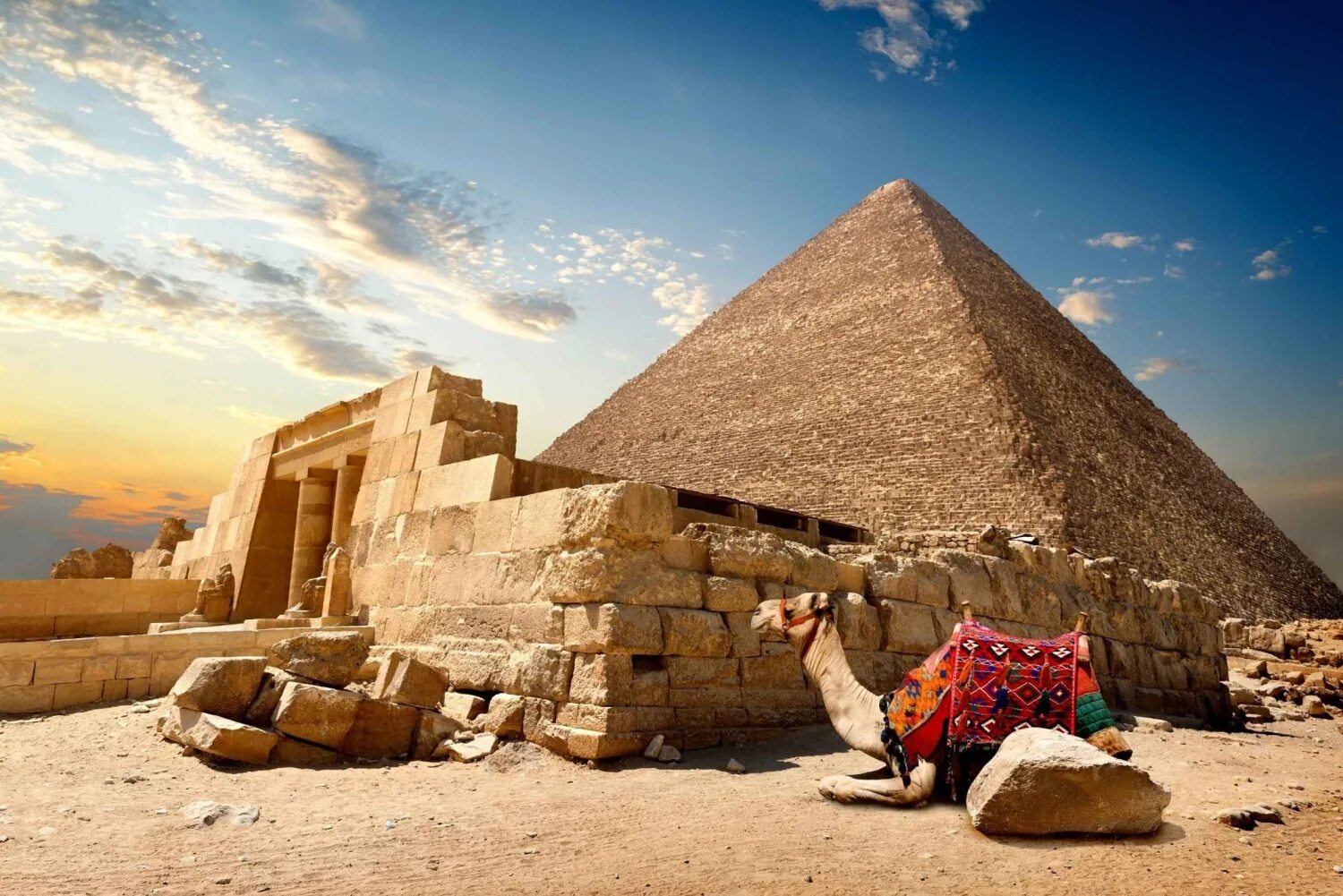 Каир вылеты. Пирамида Хеопса Каир. Хургада пирамиды Гизы Египет. Пирамиды Египта Кайро. Пирамида Хефрена.