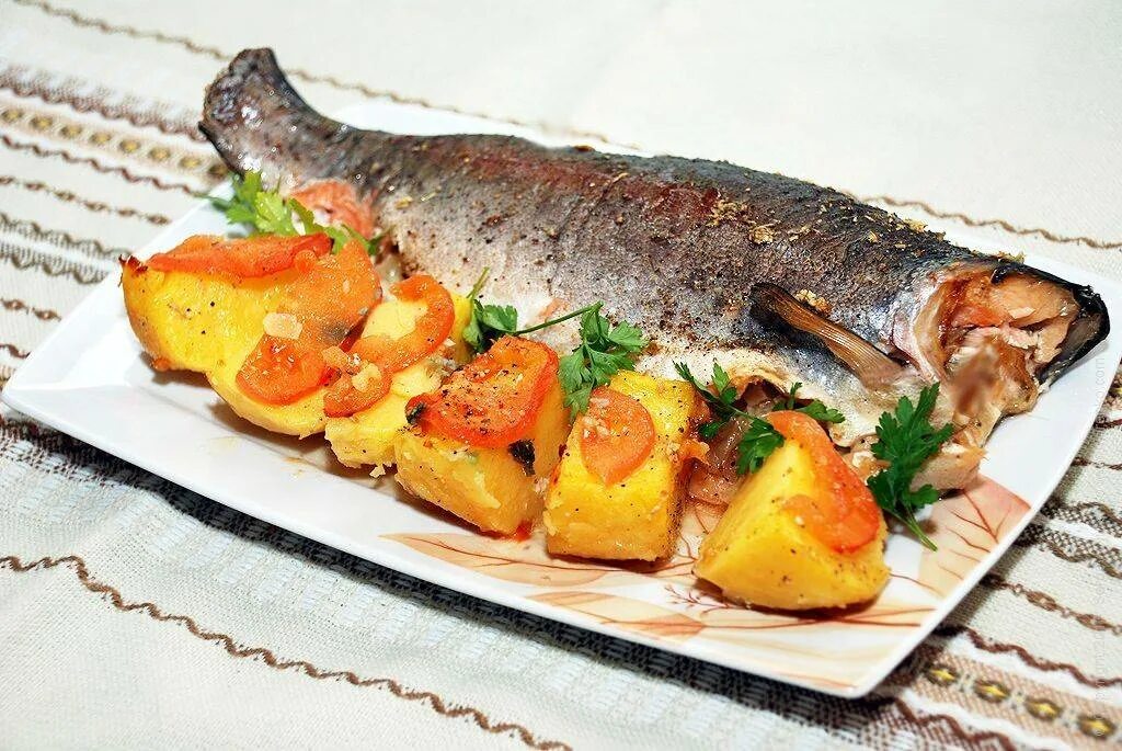 Как вкусно и просто приготовить форель. Фаршированная карельская, форель. форель радужная запеченная. форель радужная порционная. форель радужная фаршированная.