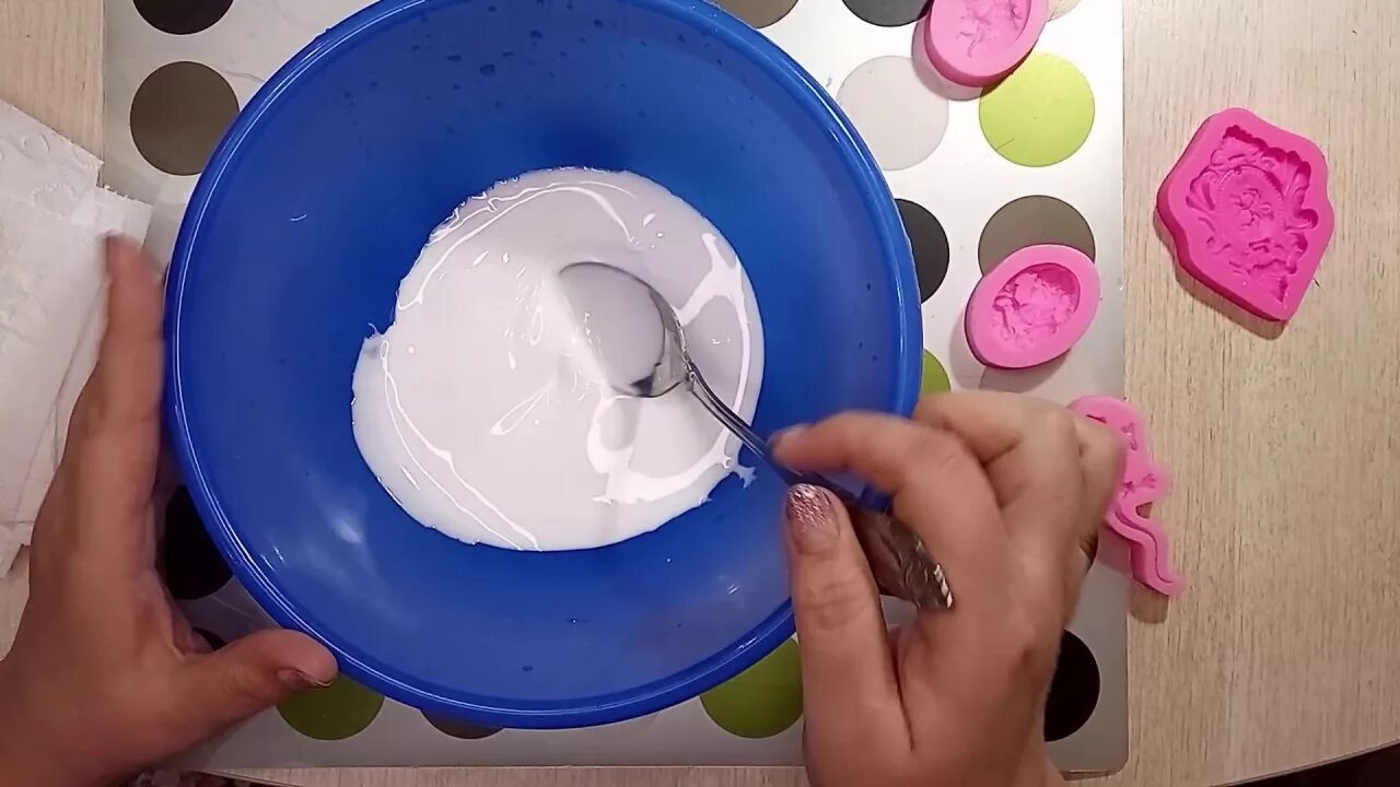 Масса для лепки своими руками. Как сделать массу для лепки. Масса папье маше. Как сделать массу для лепки. Изделия из массы для моделирования.