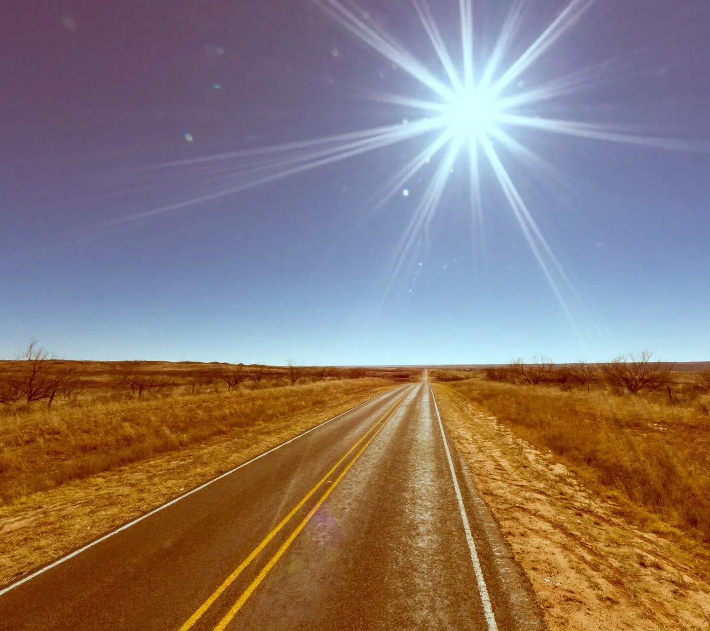 Музыка в дорогу 2024. Солнце на дороге. Солнечная дорога. Дорога в светлое будущее. Рассвет.