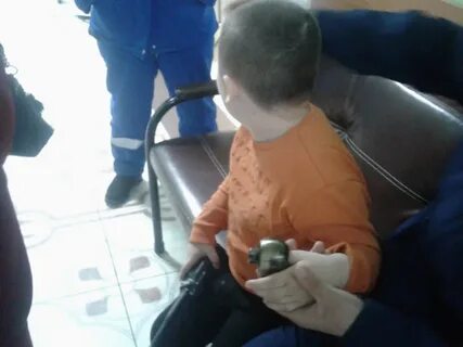 Девочки суют пальцы