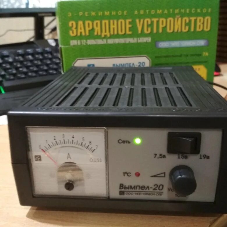 Зарядка автомобильного аккумулятора 12 вольт. Zaryadka 12volt 6 Volt. Автомобильная зарядка на 6 ампер 12 вольт. Зарядник для аккумулятора 6 вольт. Зарядник для аккумулятора 12 вольт.