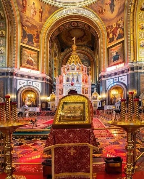 Что находится внутри храма христа спасителя 