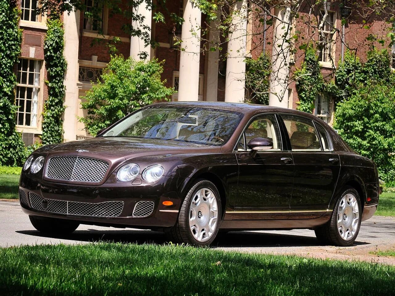 Bentley Continental Flying Spur. Continental Flying Spur 2005. Bentley Continental Flying Spur 2005.