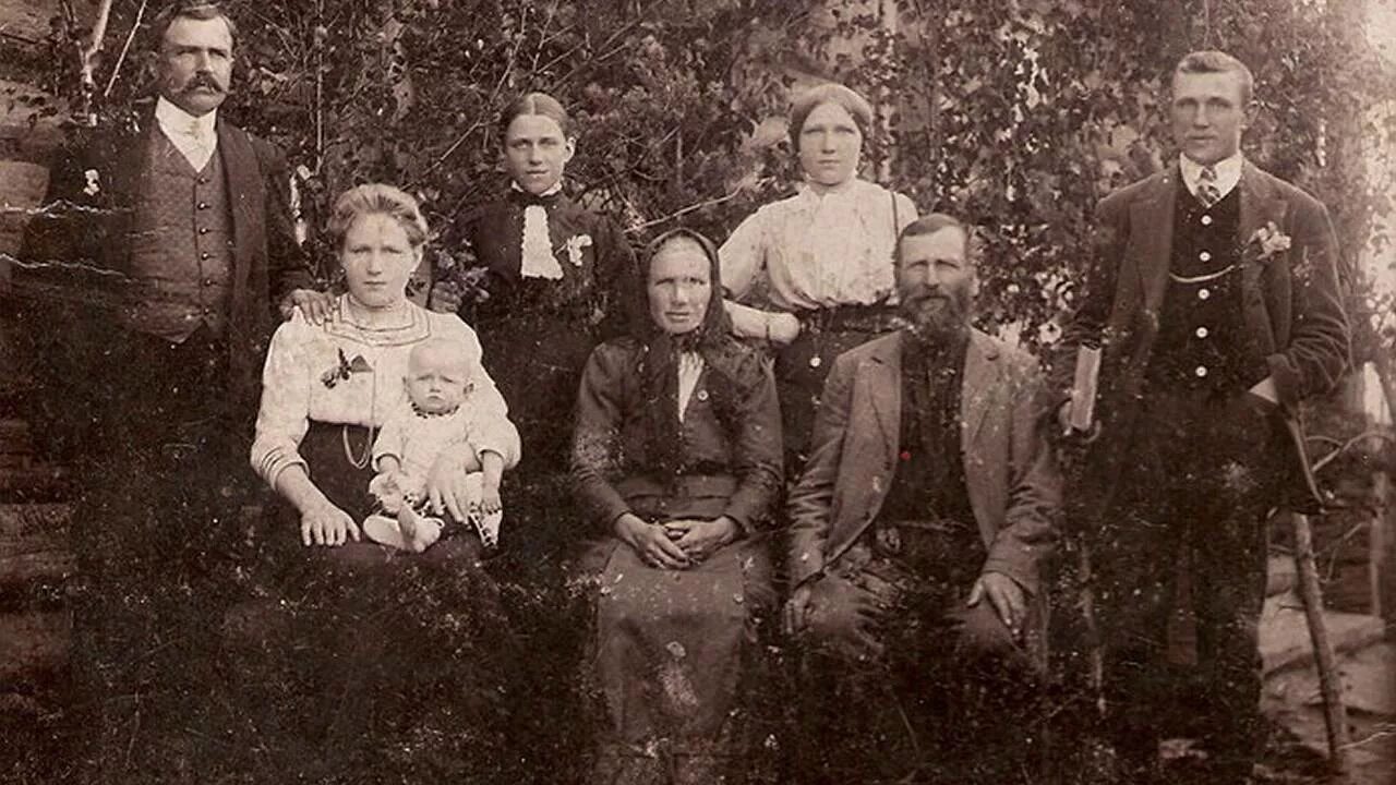 Семья предки. Род предки. Старые семейные фотографии. Род семья предки.