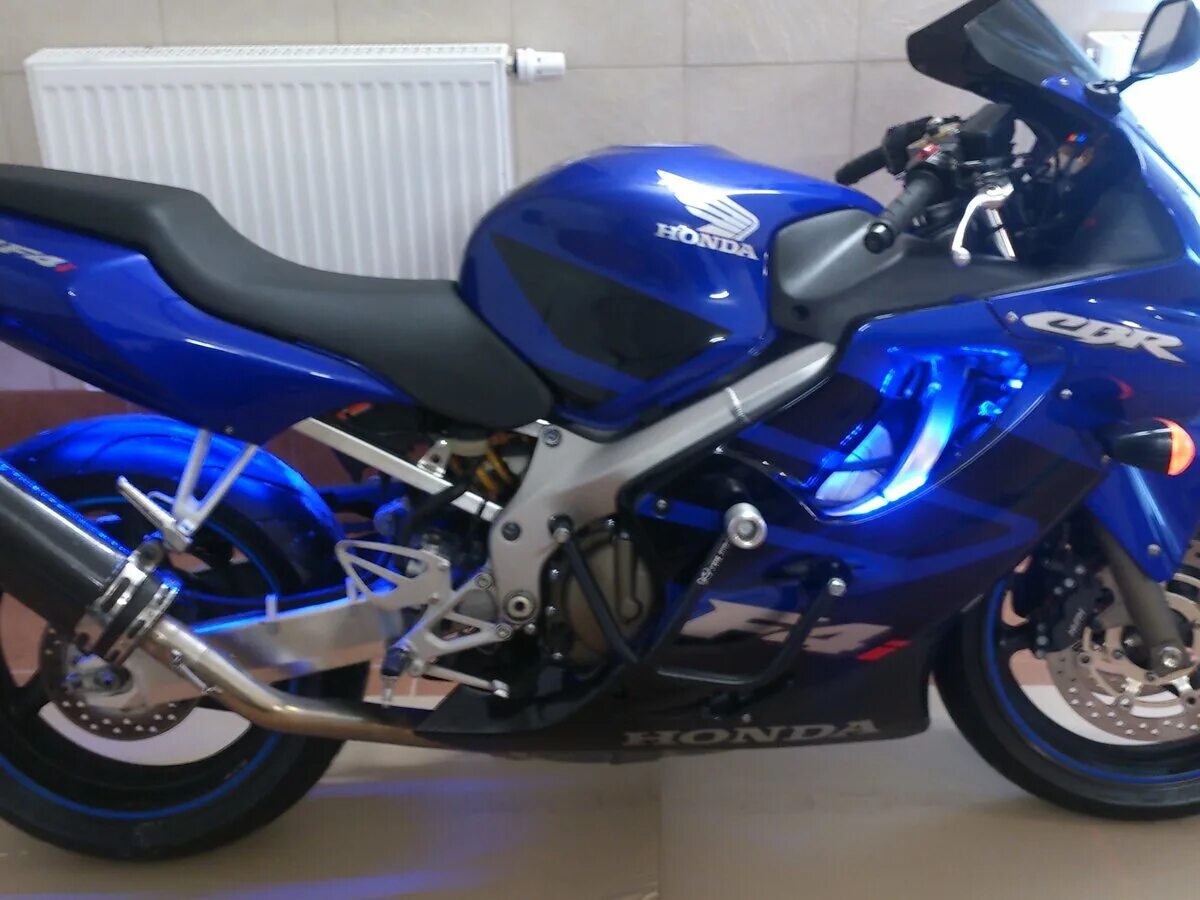Yamaha yzf600r. синий 600. Gsxr 600 к7. сузуки джиксер 600 2007.