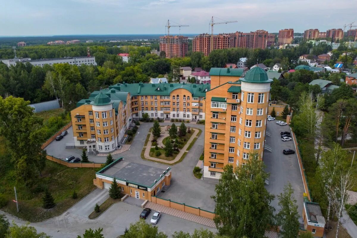 Жк петровский верхняя. ЖК Петровский Новосибирск. ЖК Петровский Красногорский район. ЖК Петровский верхняя Пышма. ЖК ,Петровский ,ул ,1мочишенское шоссе.