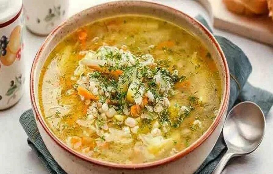 Рецепт ухи с рисом и картошкой. Уха с перловкой. уха с перловой крупой. рыбный суп с перловкой. уха с рисом.