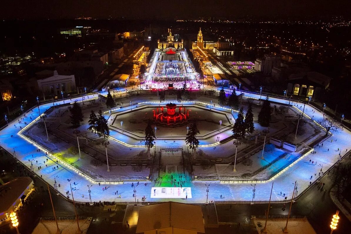 Кольцевой вднх. Каток ВДНХ. Парк ВДНХ каток. Московский каток на ВДНХ. Большой каток на ВДНХ.