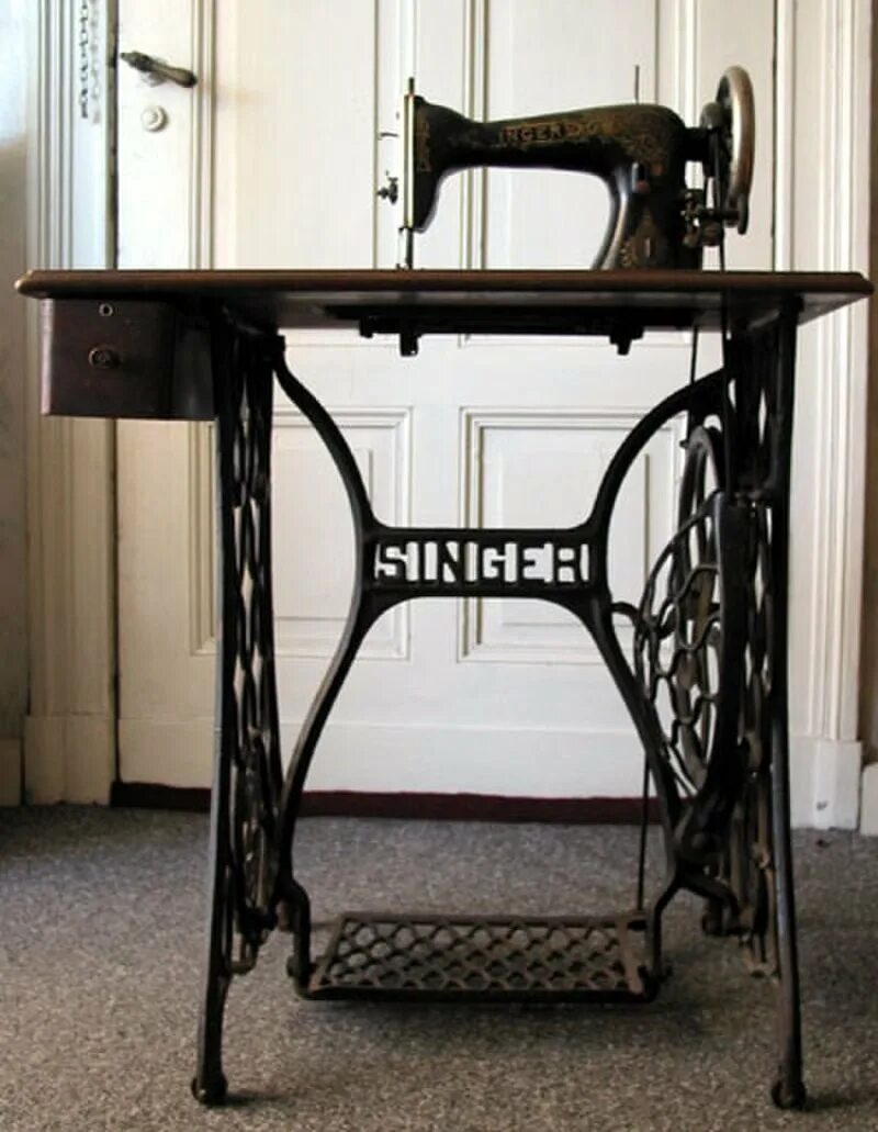 Швейная машинка (Zinger super 2001). Зингер швейная машинка 1902н. Zinger швейная машинка ножная. Швейная машинка Сингер и Зингер.