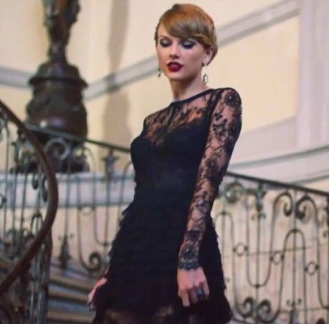 Swift blank. Тейлор свифт blank space. тейлор свифт бланк спейс. midnights taylor swift платье. клип тейлор свифт blank space.