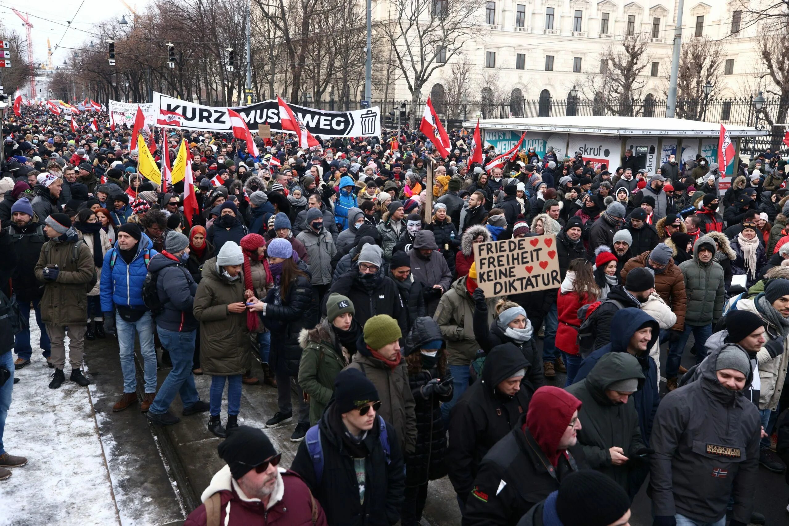 Митинги в Австрии 2022. Протесты в Европе. Митинги и протесты в Европе. Протесты в Вене.