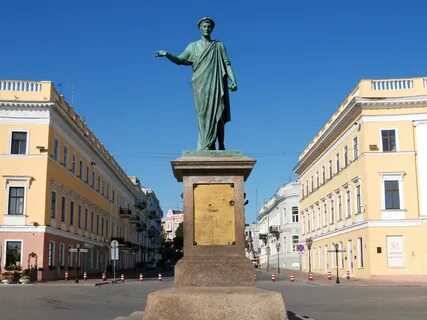Памятник Дюку де Ришелье в Одессе.