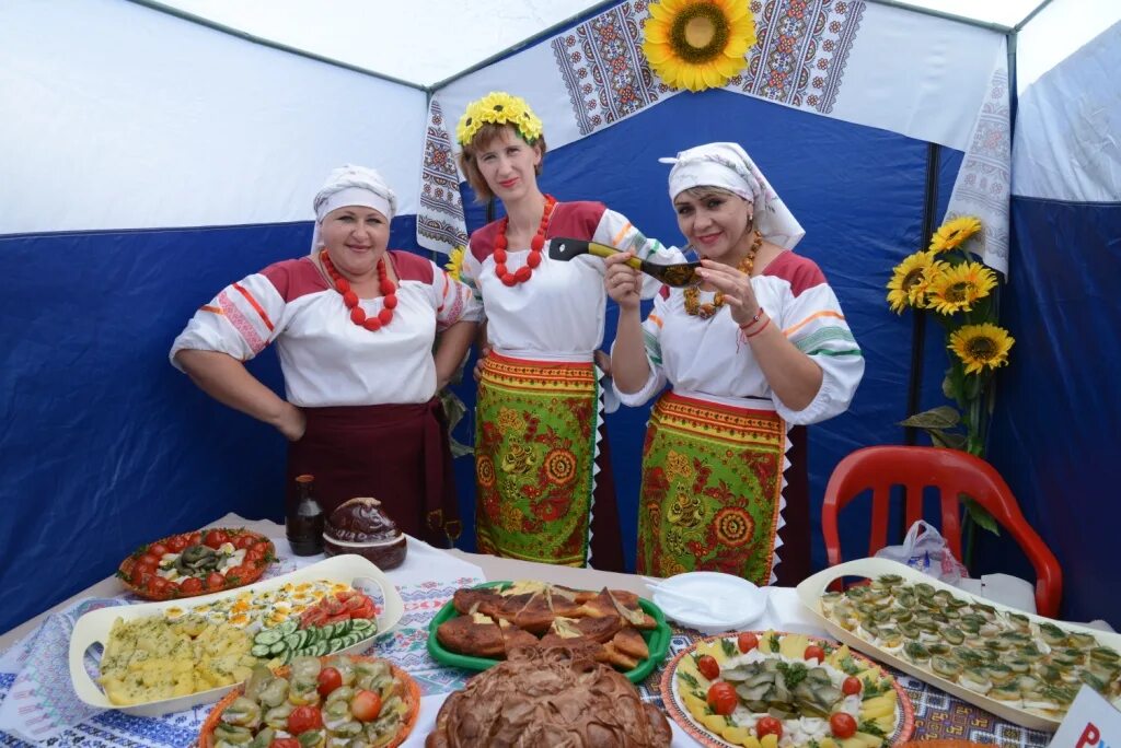 • «казачья кухня , еда забайкальских казаков. Казачья кухня терских казаков. Кубань столу. Казачья кухня донских казаков. Национальные блюда казаков кубани.