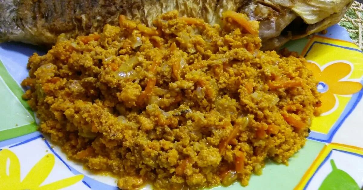 Пожарить икру карася на сковороде вкусно. Желтая икра. Жареная икра карася. Икра из карася. Жареный карась икра жареная.