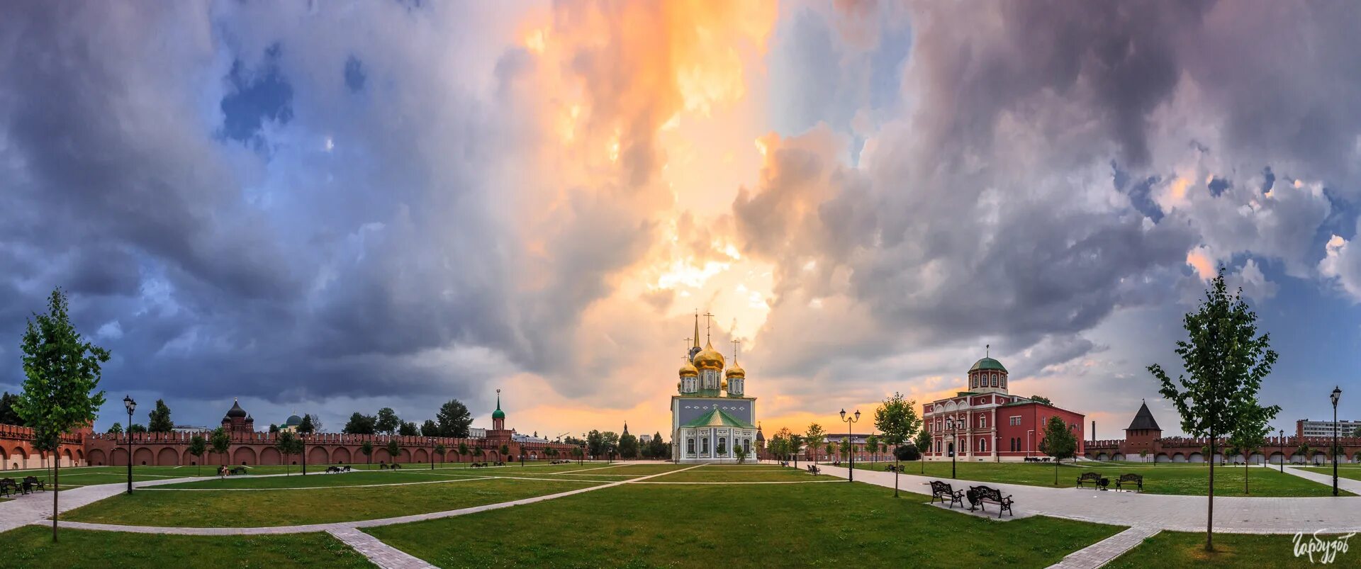 Ковид тула. Тульский Кремль панорама. Тула Кремль. Тульский Кремль красота панорама. Тула пейзажи.