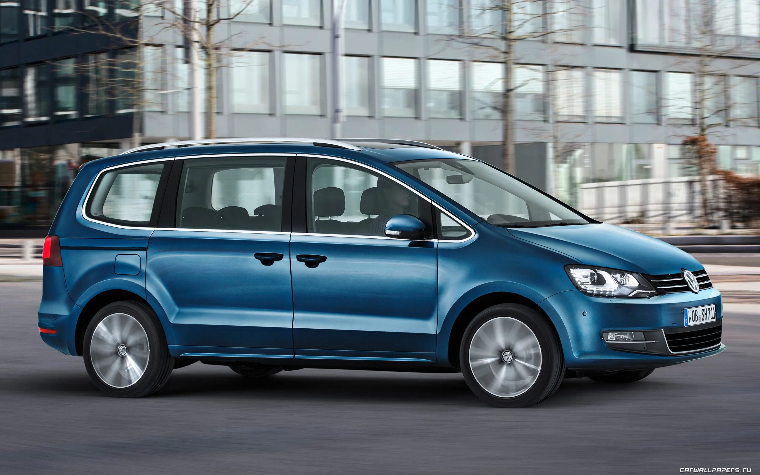 Volkswagen sharan автомобили volkswagen. Минивэн Фольксваген Шаран. Volkswagen Sharan 2022 года. Фольксваген Шаран 2018. Новый Volkswagen Sharan.